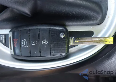 2017 Kia Soul z USA, uszkodzony, nr VIN KNDJN2A27H7439457